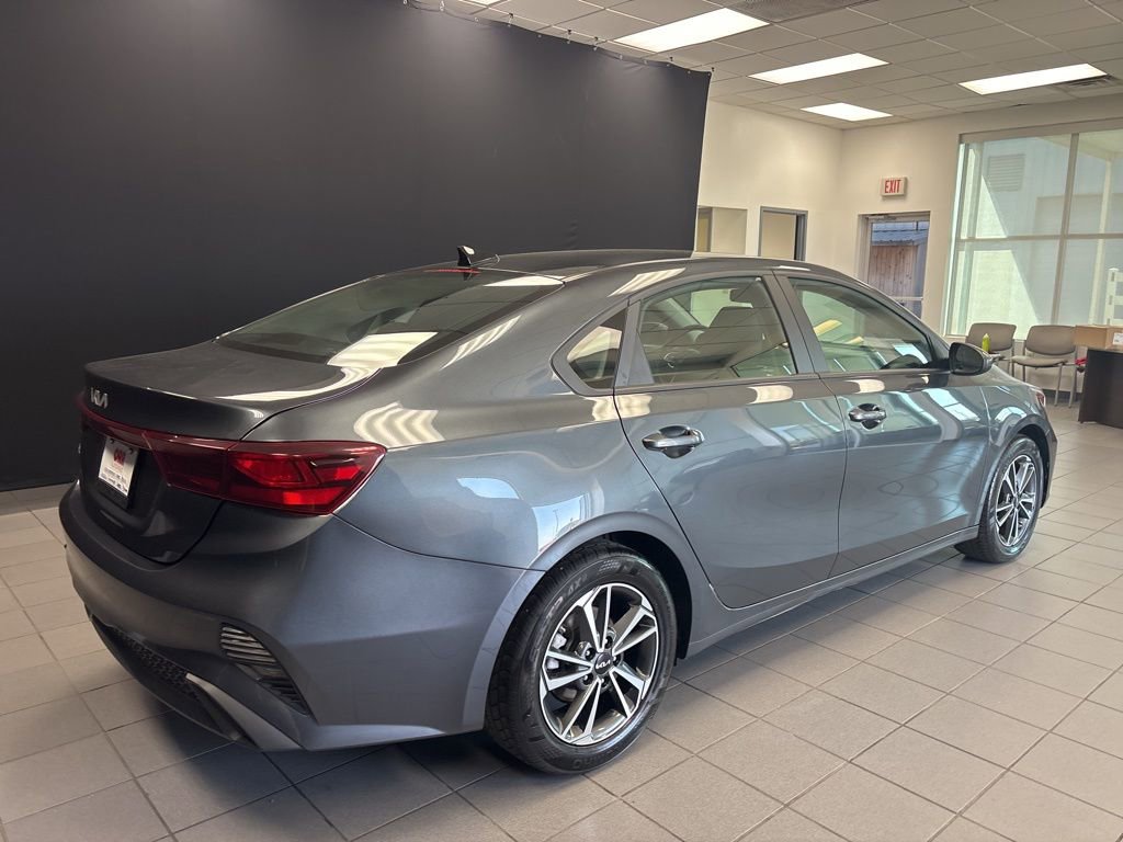 Used 2023 Kia Forte LXS FWD image 3