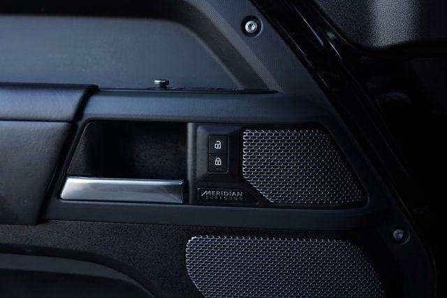 Used 2022 Land Rover Defender 110 X image 11