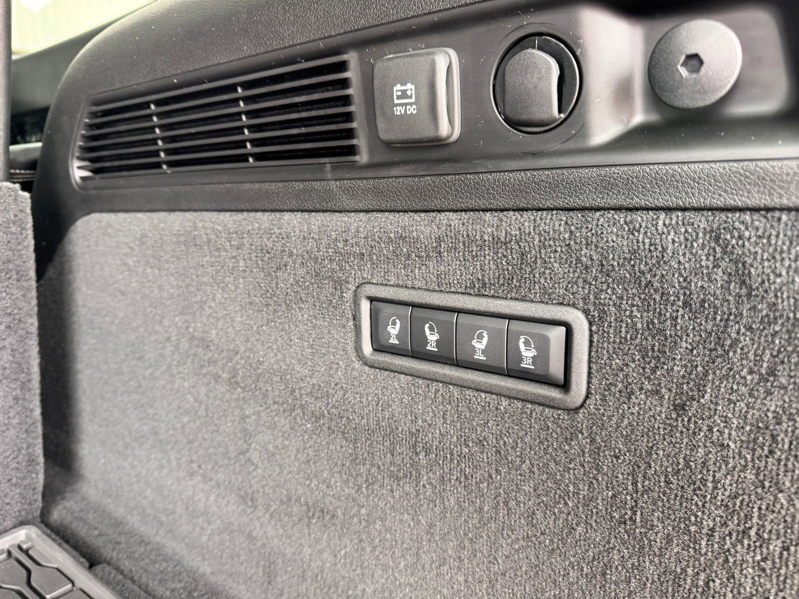 New 2026 Jeep Grand Wagoneer Summit image 9