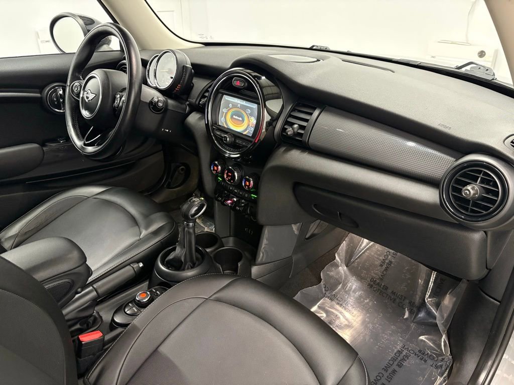 Used 2017 MINI Cooper 2-Door Hardtop image 21