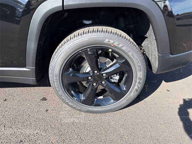 New 2025 Jeep Grand Cherokee Altitude image 5