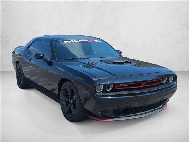 Used 2016 Dodge Challenger R/T RWD image 3