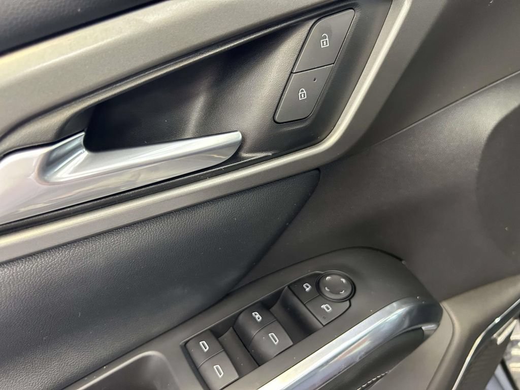 Used 2024 Chevrolet Traverse LT w/ Enhanced Driving Package FWD image 16