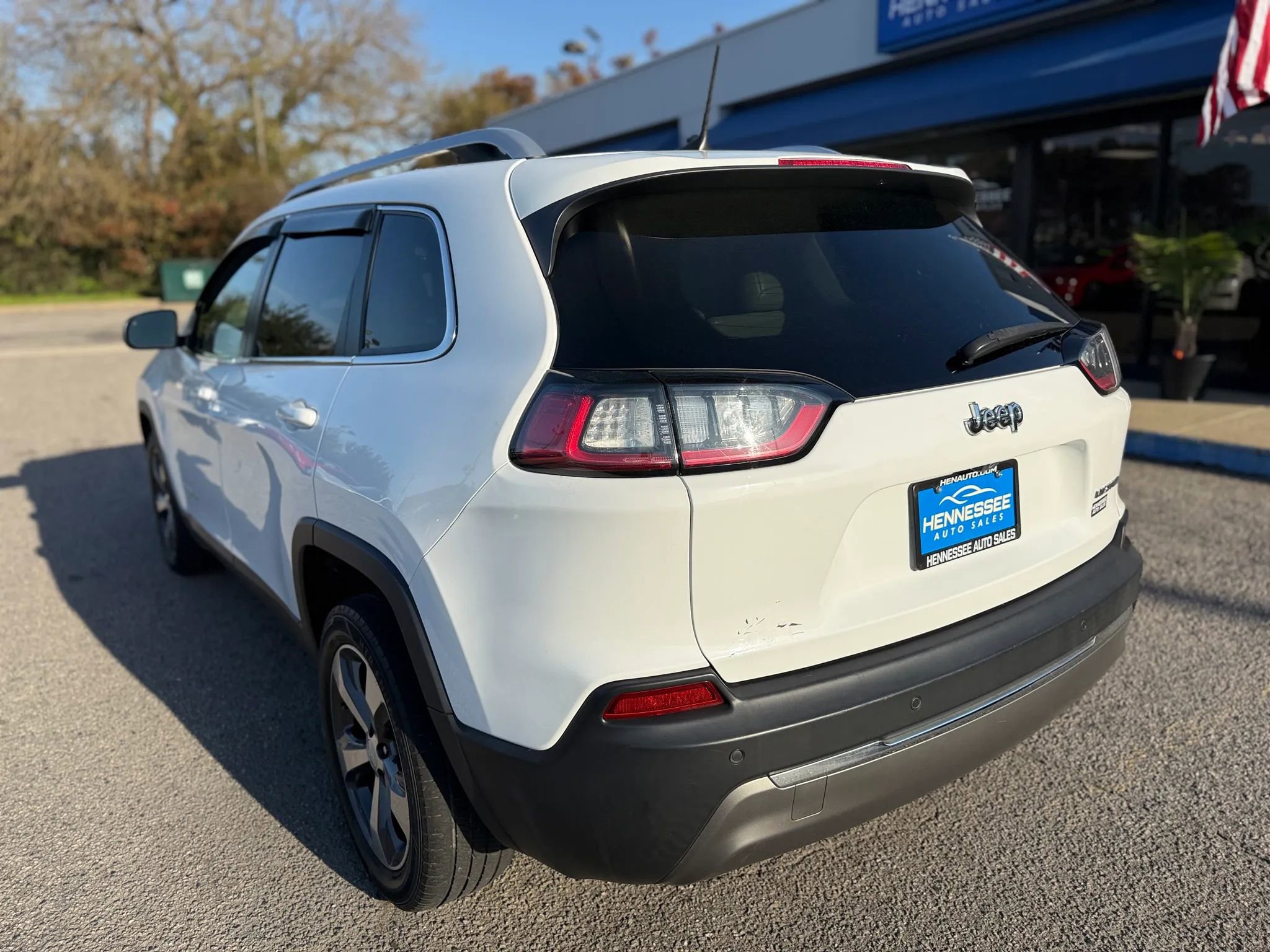 Used 2019 Jeep Cherokee Limited FWD image 24