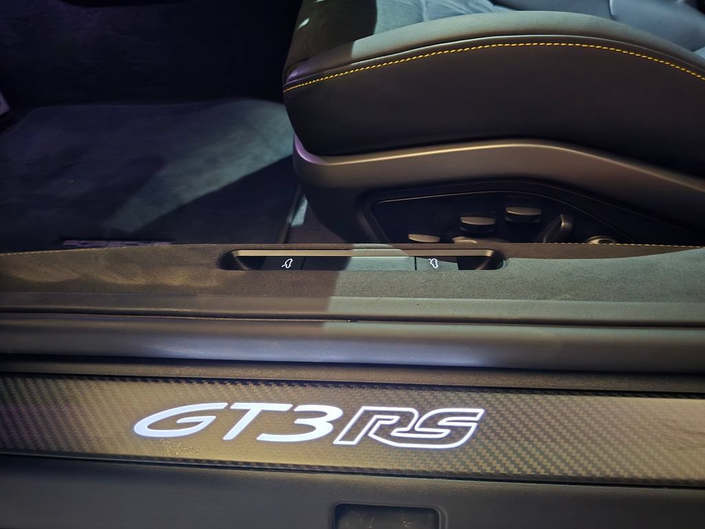 Certified 2025 Porsche 911 GT3 RS RWD image 31
