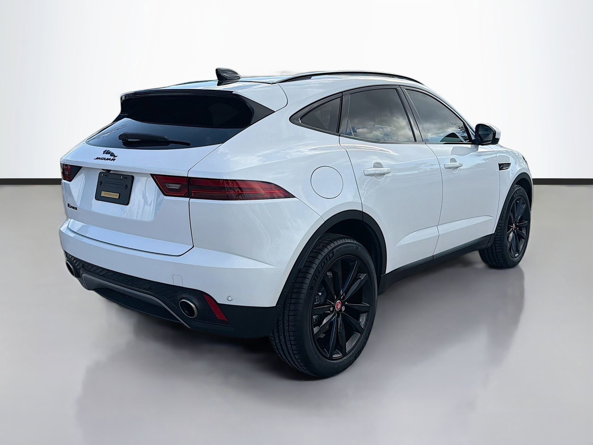 Used 2022 Jaguar E-PACE SE image 4