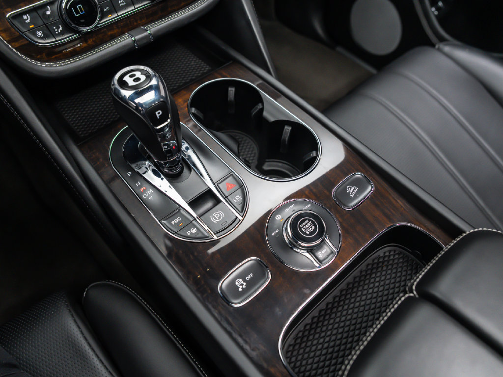 Used 2019 Bentley Bentayga AWD/4WD image 29