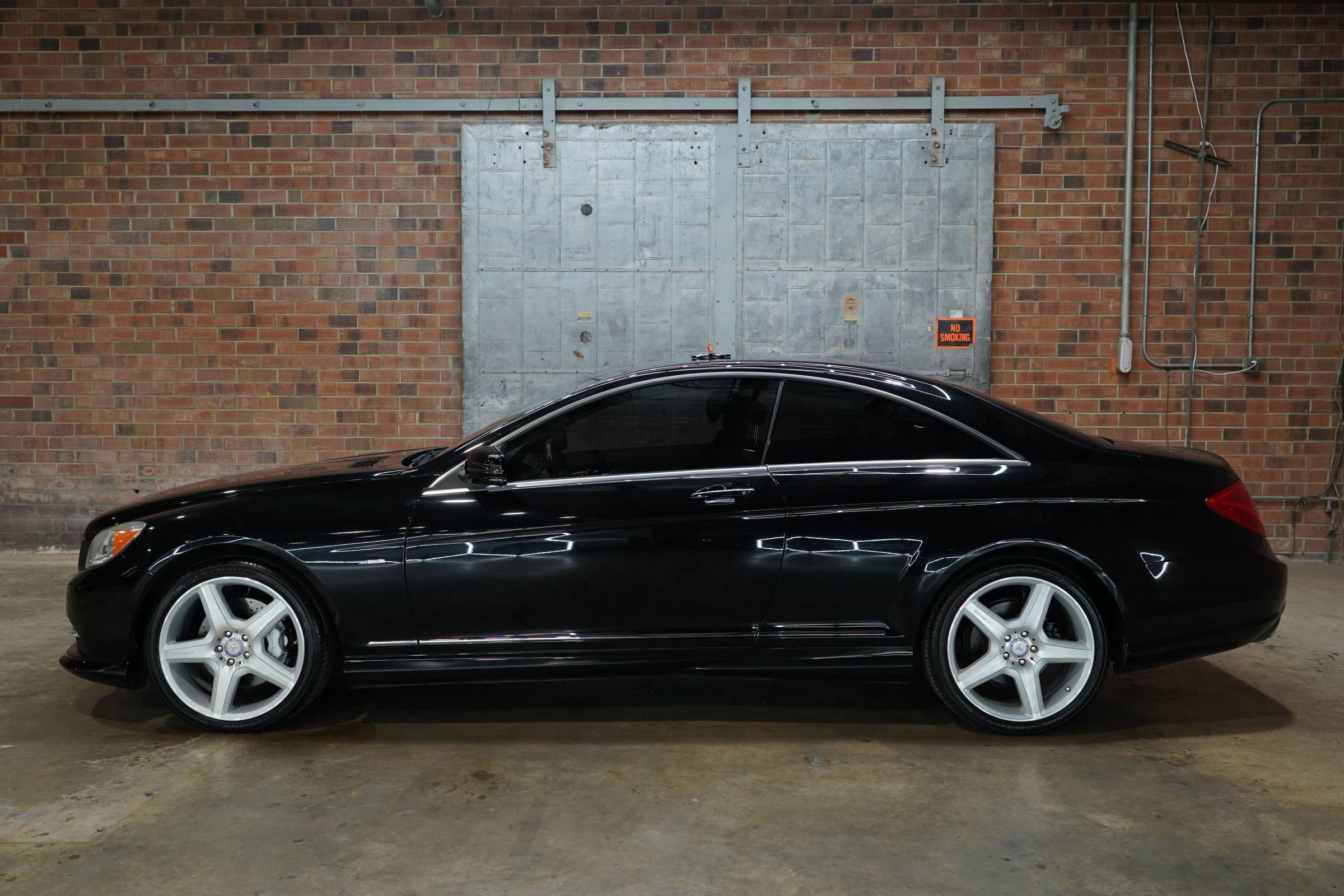 Used 2011 Mercedes-Benz CL 550 4MATIC w/ Sport Pkg Plus One image 1