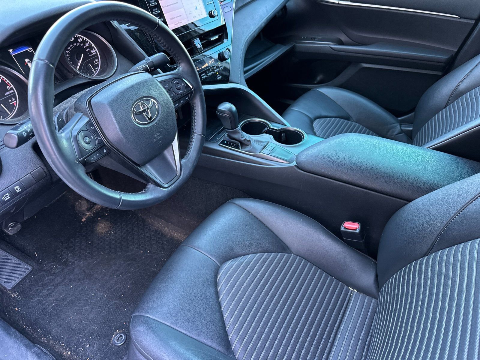 Used 2023 Toyota Camry SE w/ Convenience Package image 9