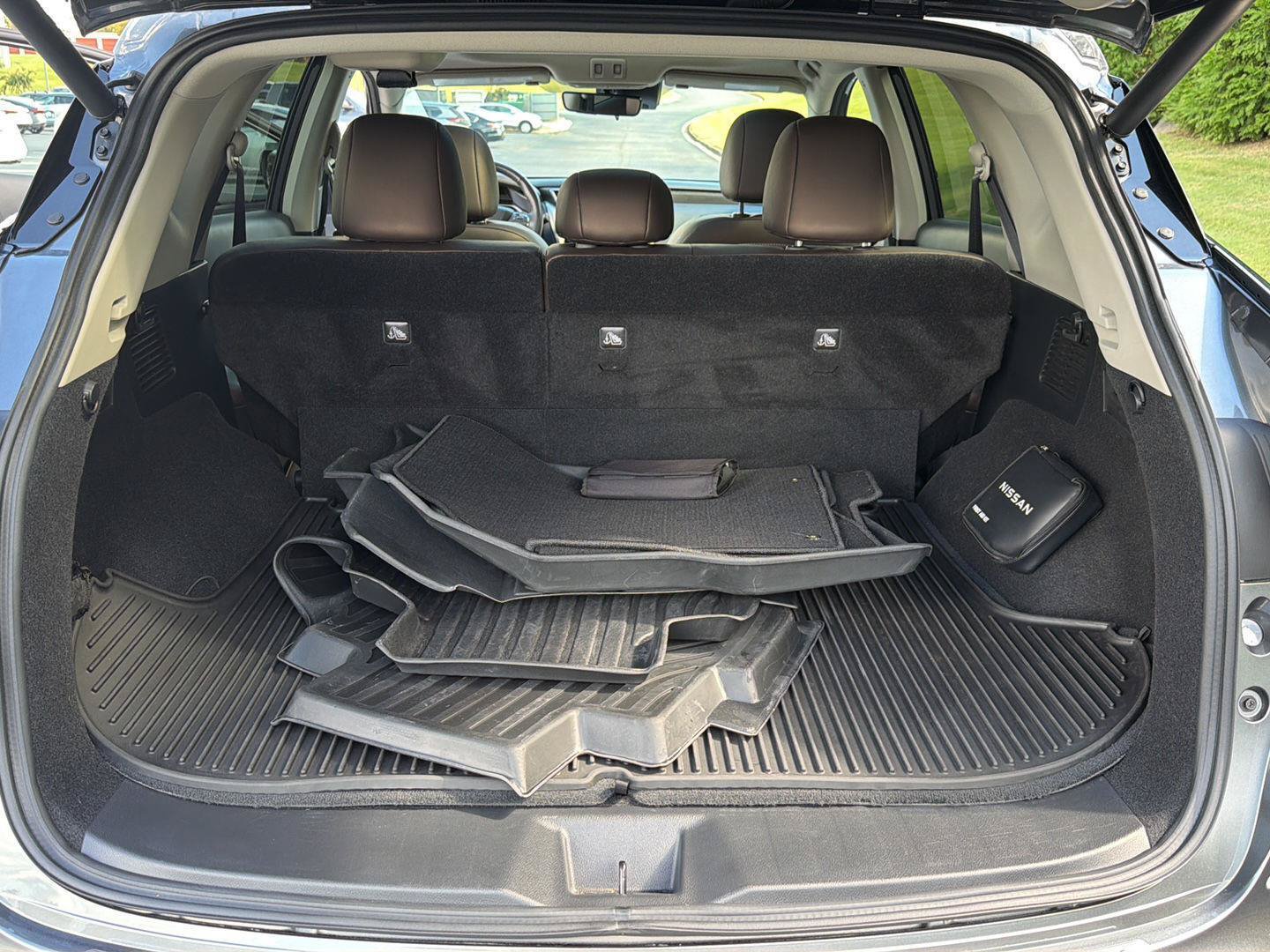 Used 2024 Nissan Murano Platinum w/ Cargo Package FWD image 37