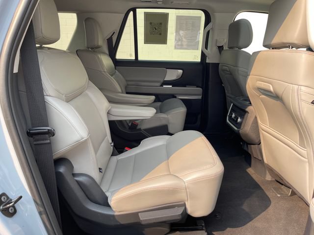 Used 2025 Ford Expedition Max Active AWD/4WD image 35