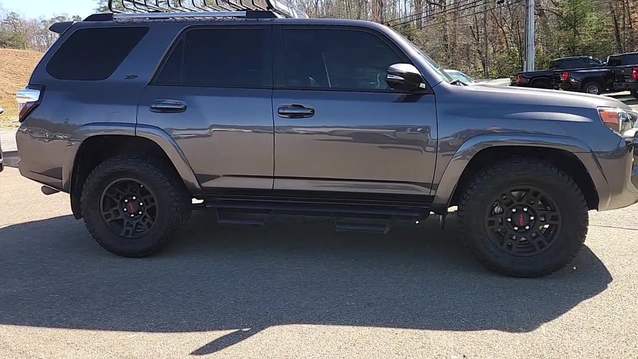 Used 2022 Toyota 4Runner SR5 Premium w/ Moonroof Package image 10