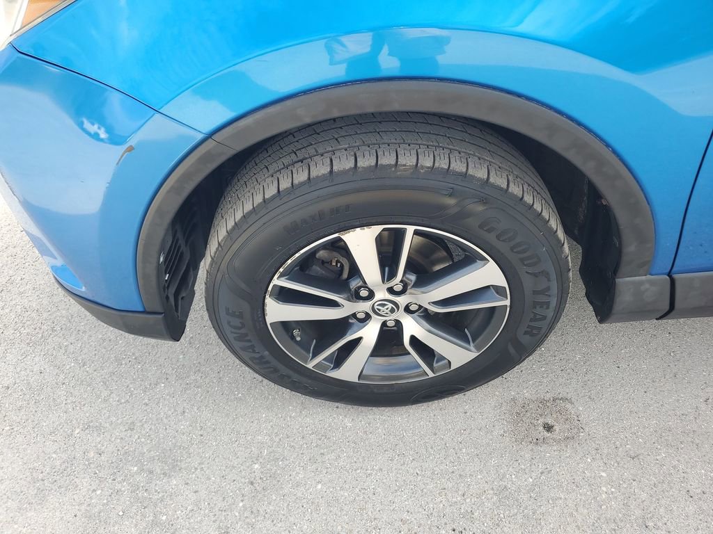 Used 2016 Toyota RAV4 XLE image 18
