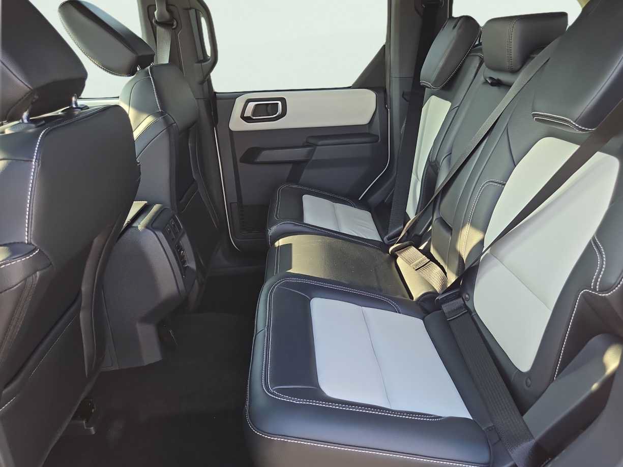New 2026 Ford Bronco Outer Banks w/ Sasquatch Package AWD/4WD image 24