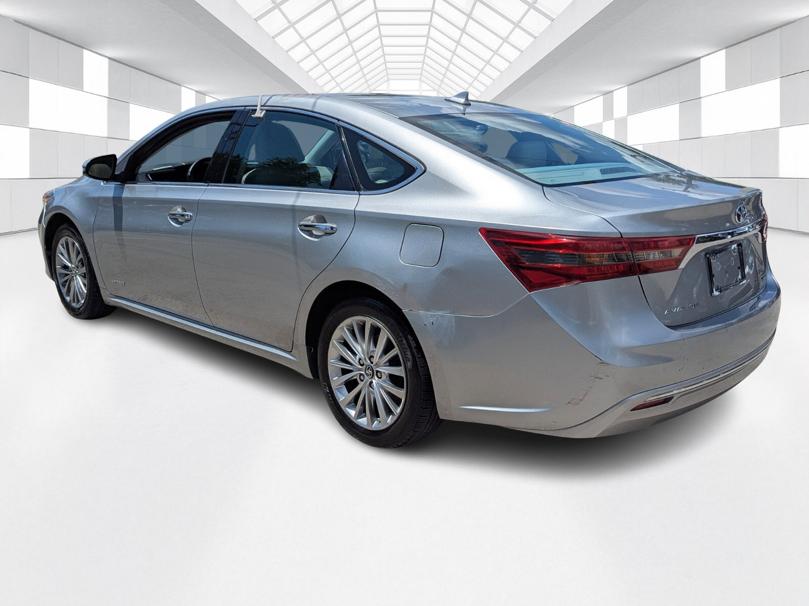Used 2016 Toyota Avalon Limited w/ Toyota Safety Sense Package FWD image 5