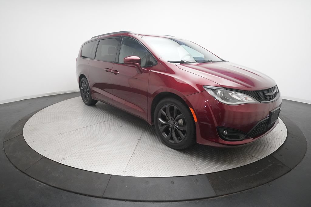 Used 2020 Chrysler Pacifica Touring-L Plus w/ S Appearance Package FWD image 38