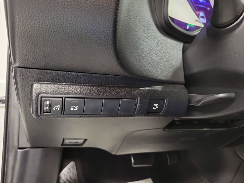 Used 2020 Toyota Corolla LE image 20