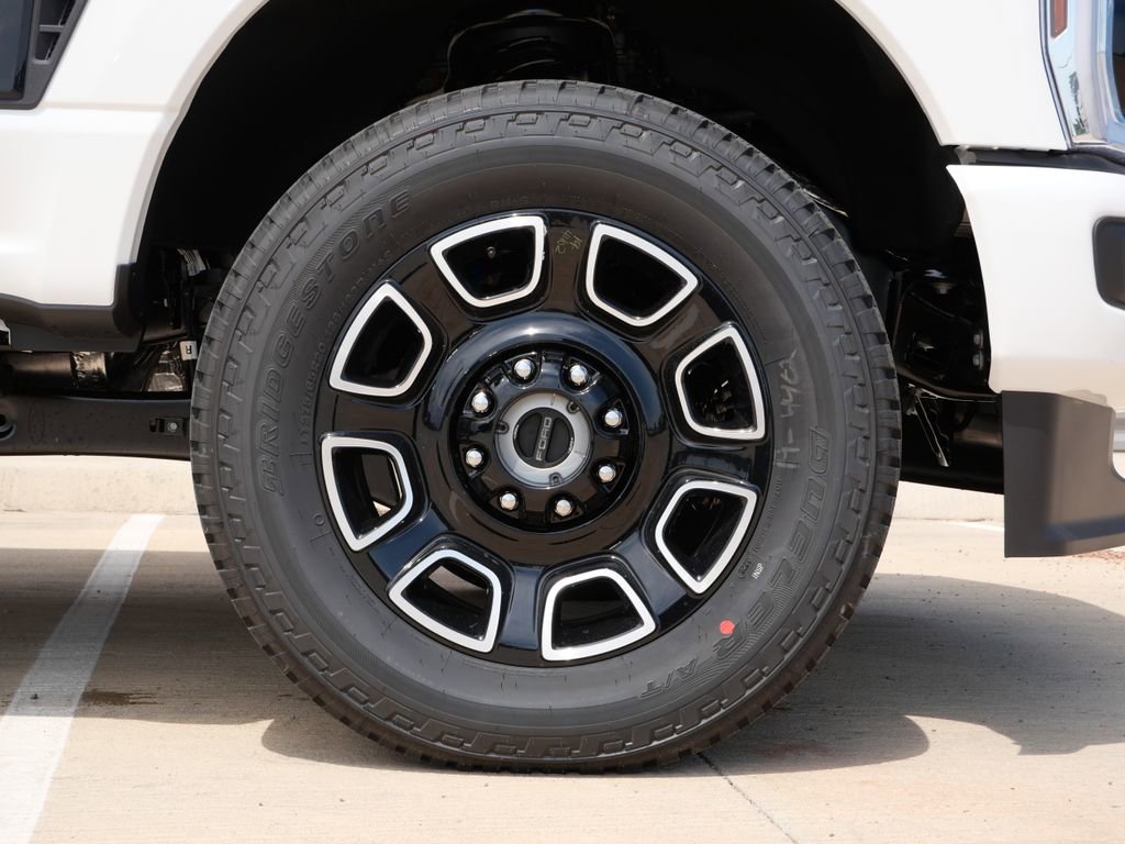 New 2026 Ford F350 Platinum w/ FX4 Off-Road Package AWD/4WD image 8