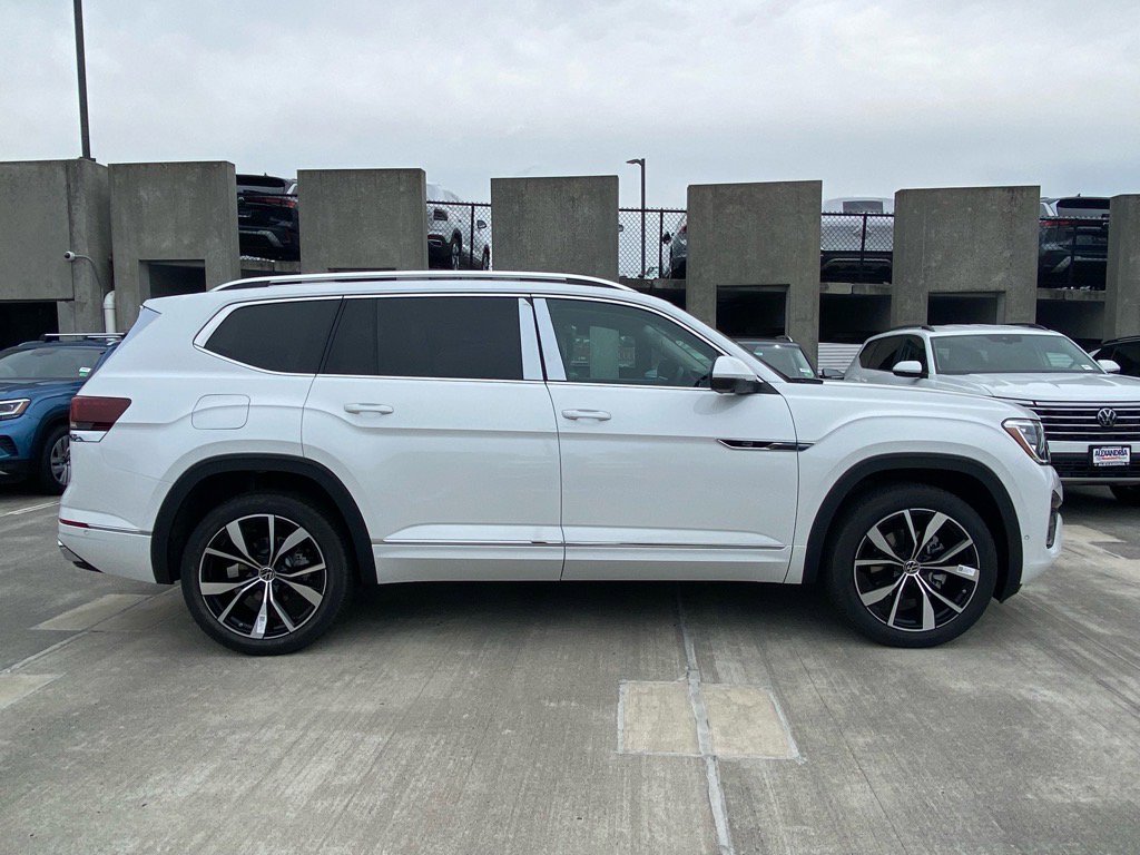 New 2026 Volkswagen Atlas SEL Premium R-Line image 2