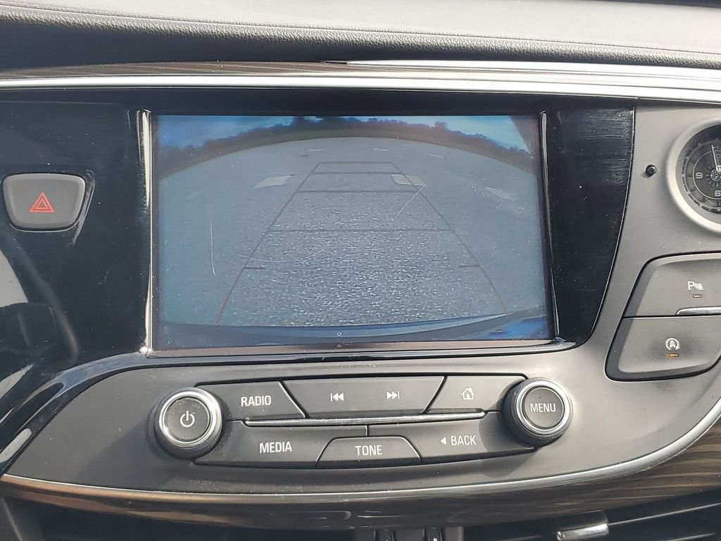 Used 2020 Buick Envision Essence image 30