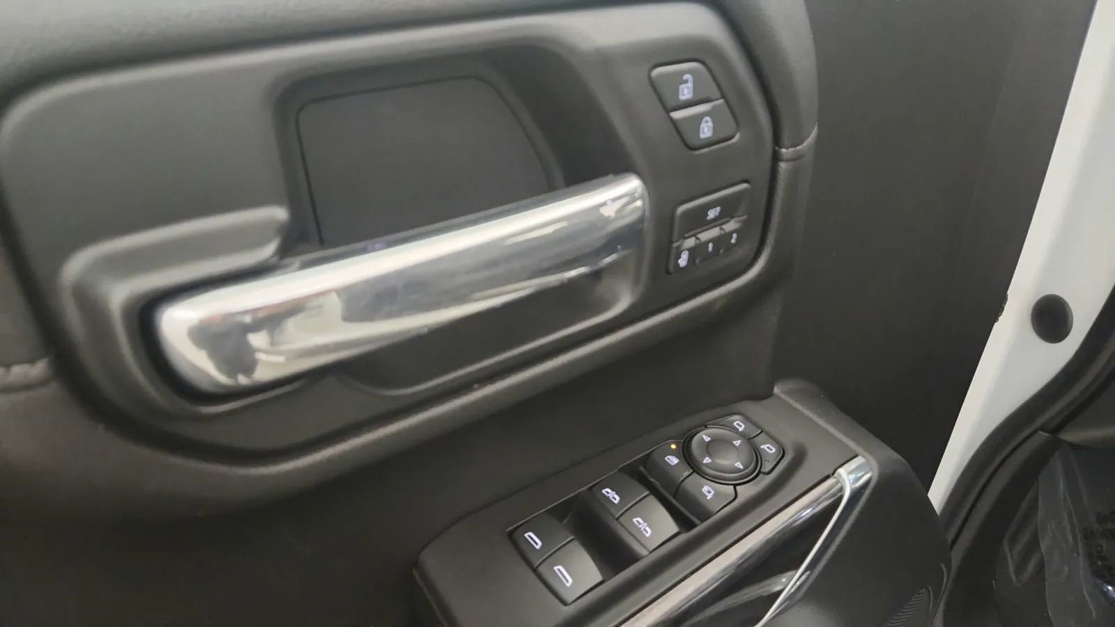 Used 2019 Chevrolet Silverado 1500 LTZ w/ LTZ Premium Package image 31