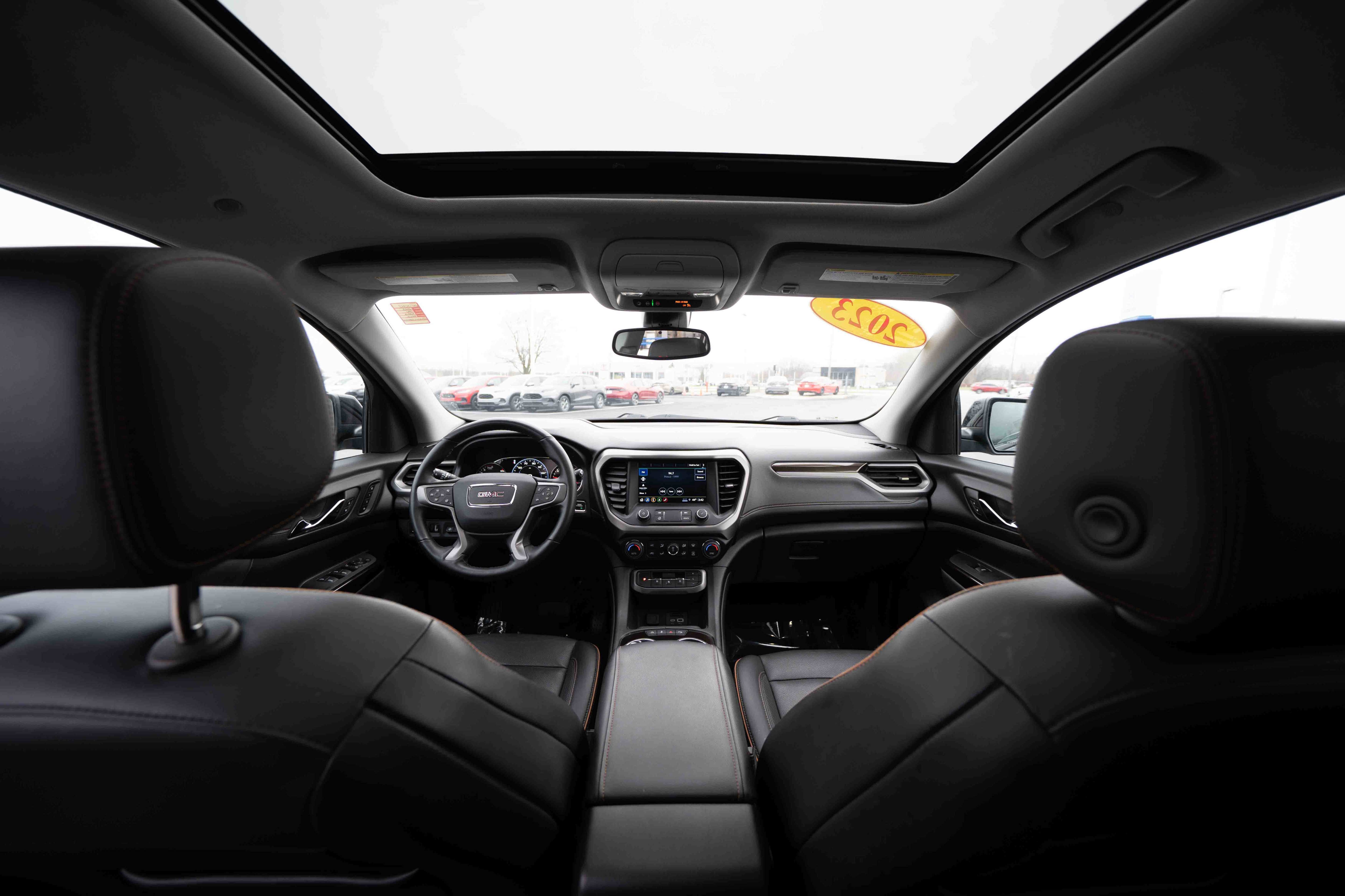 Used 2023 GMC Acadia AT4 w/ Technology Package image 19