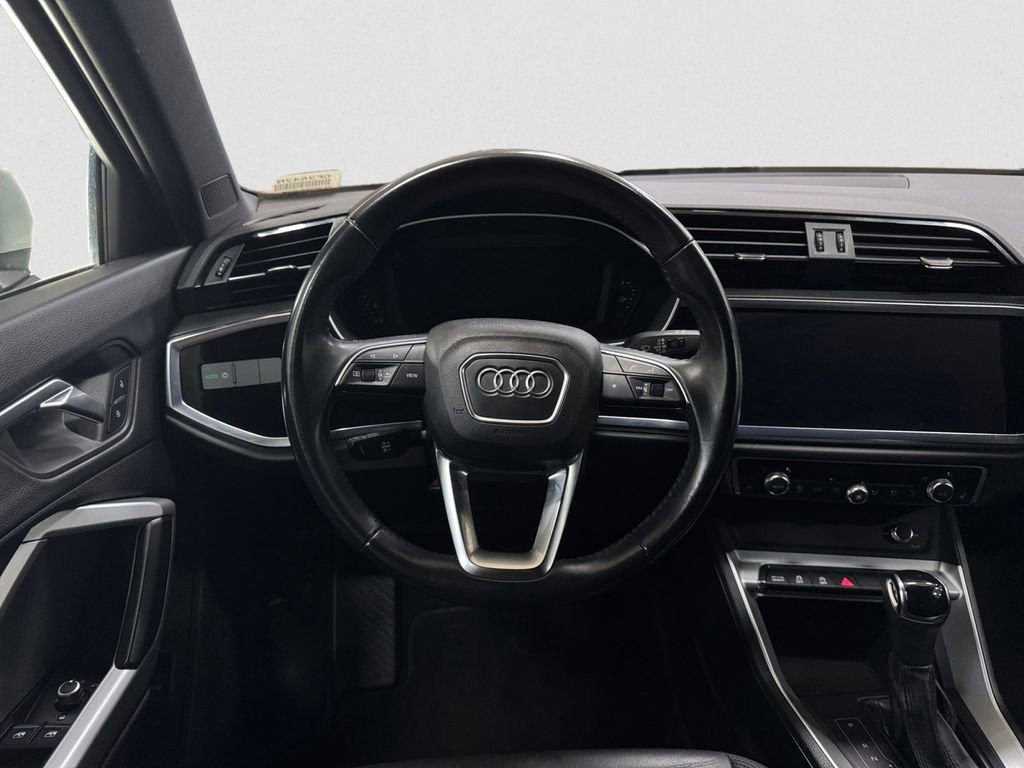 Used 2019 Audi Q3 2.0T Premium image 12