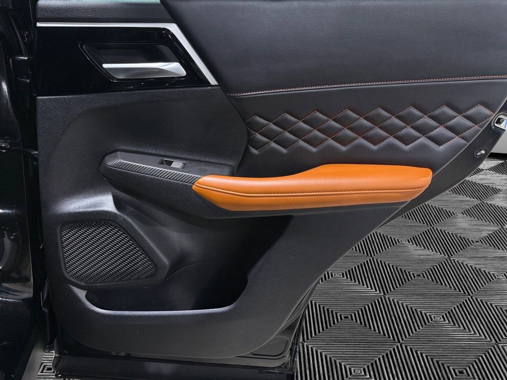 Used 2023 Mitsubishi Outlander SEL image 17