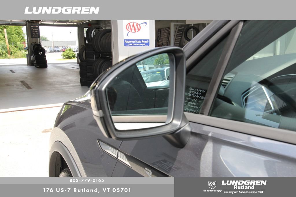 Used 2023 Volkswagen Tiguan SE R-Line image 41