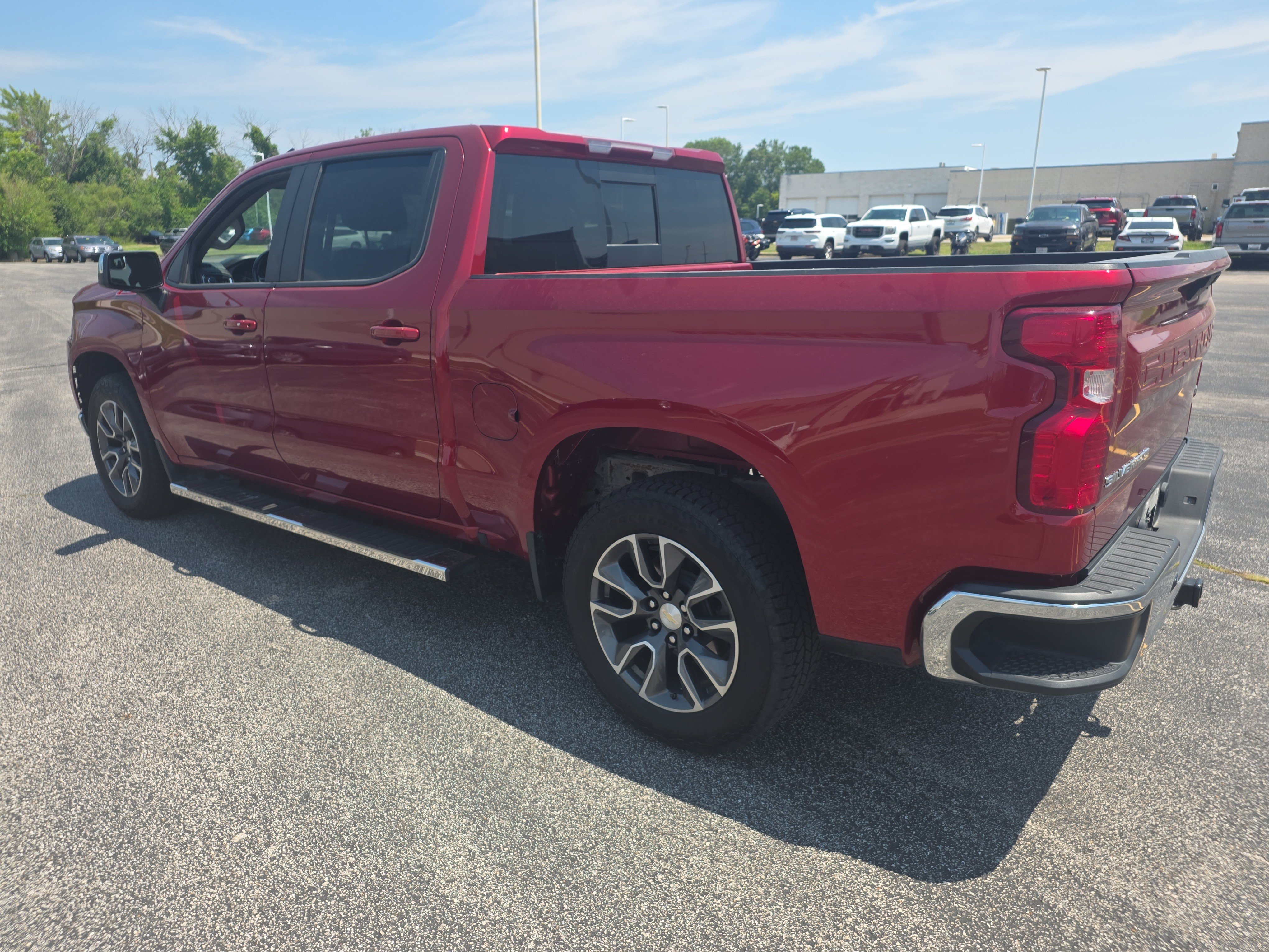 Used 2021 Chevrolet Silverado 1500 LT w/ Z71 Off-Road Package AWD/4WD image 5