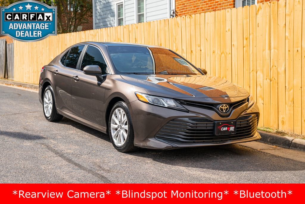 Used 2018 Toyota Camry LE image 3