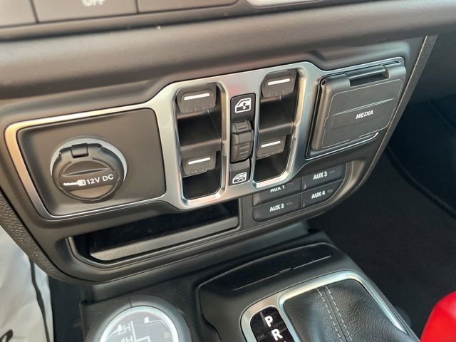 New 2025 Jeep Gladiator Sport image 19