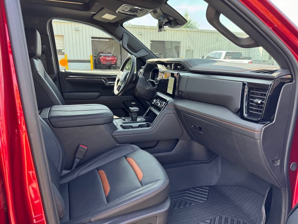 Used 2024 GMC Sierra 1500 AT4 w/ Technology Package AWD/4WD image 16