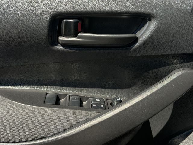 Used 2026 Toyota Corolla LE FWD image 21