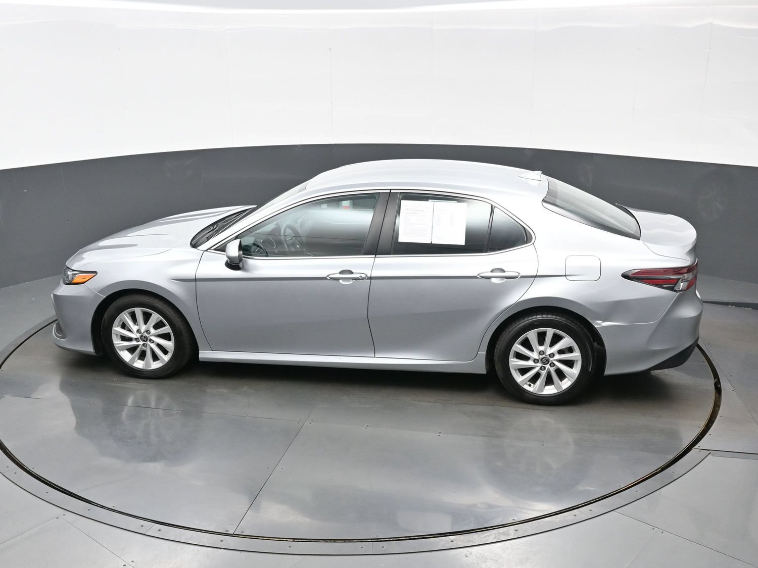 Used 2022 Toyota Camry LE FWD image 37