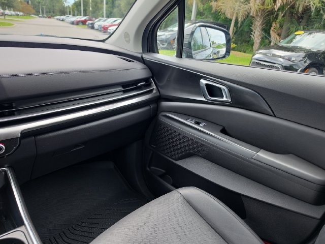 Certified 2025 Kia Carnival SX Prestige FWD image 10