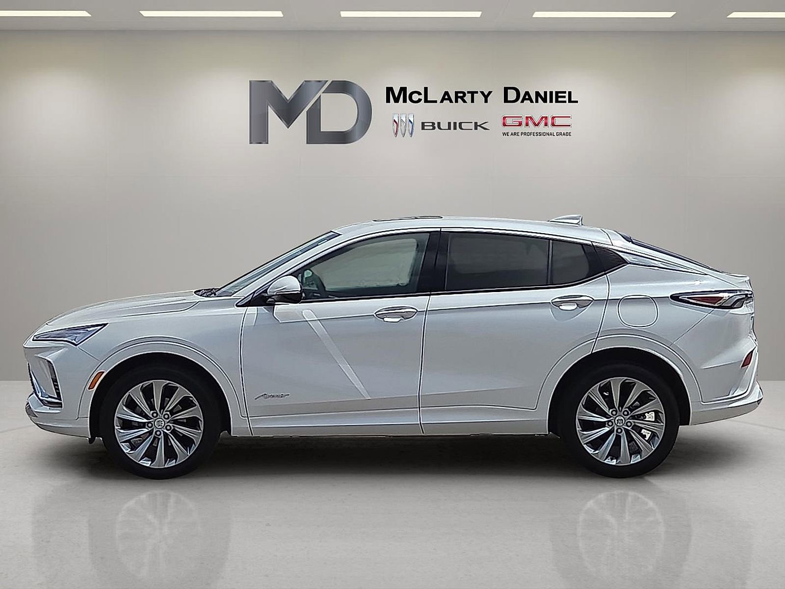 Used 2025 Buick Envista Avenir FWD image 3