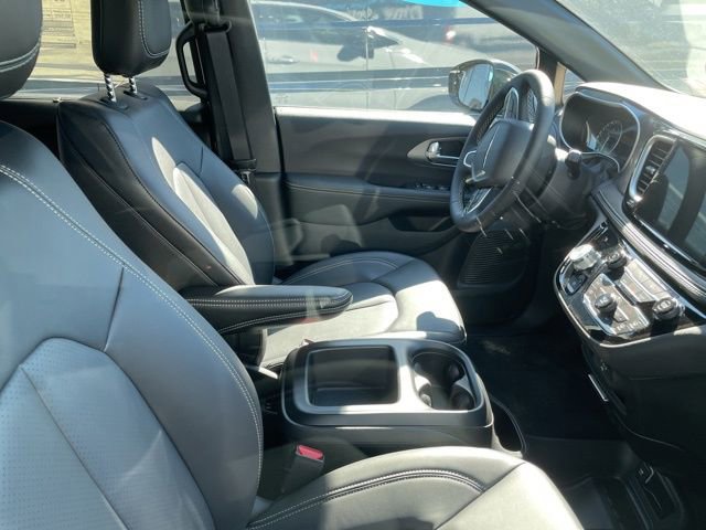 New 2026 Chrysler Pacifica Select image 30