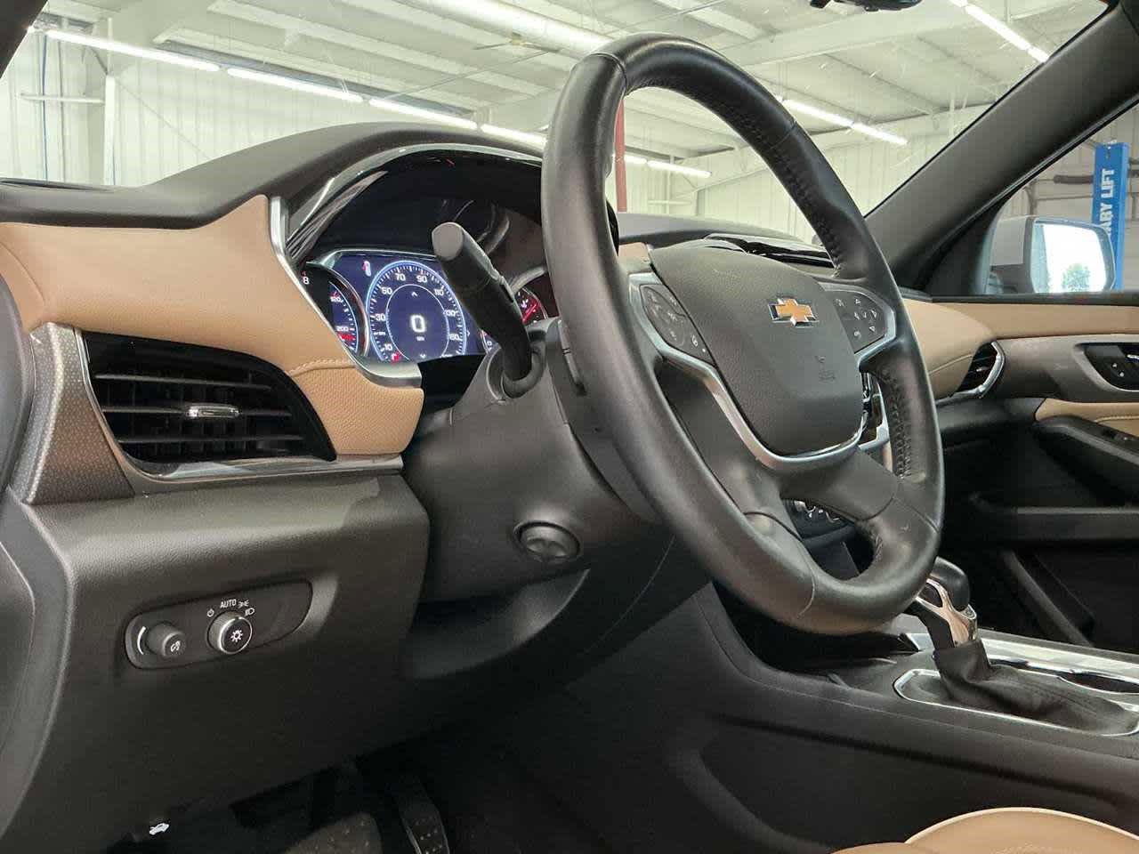 Used 2022 Chevrolet Traverse Premier image 4