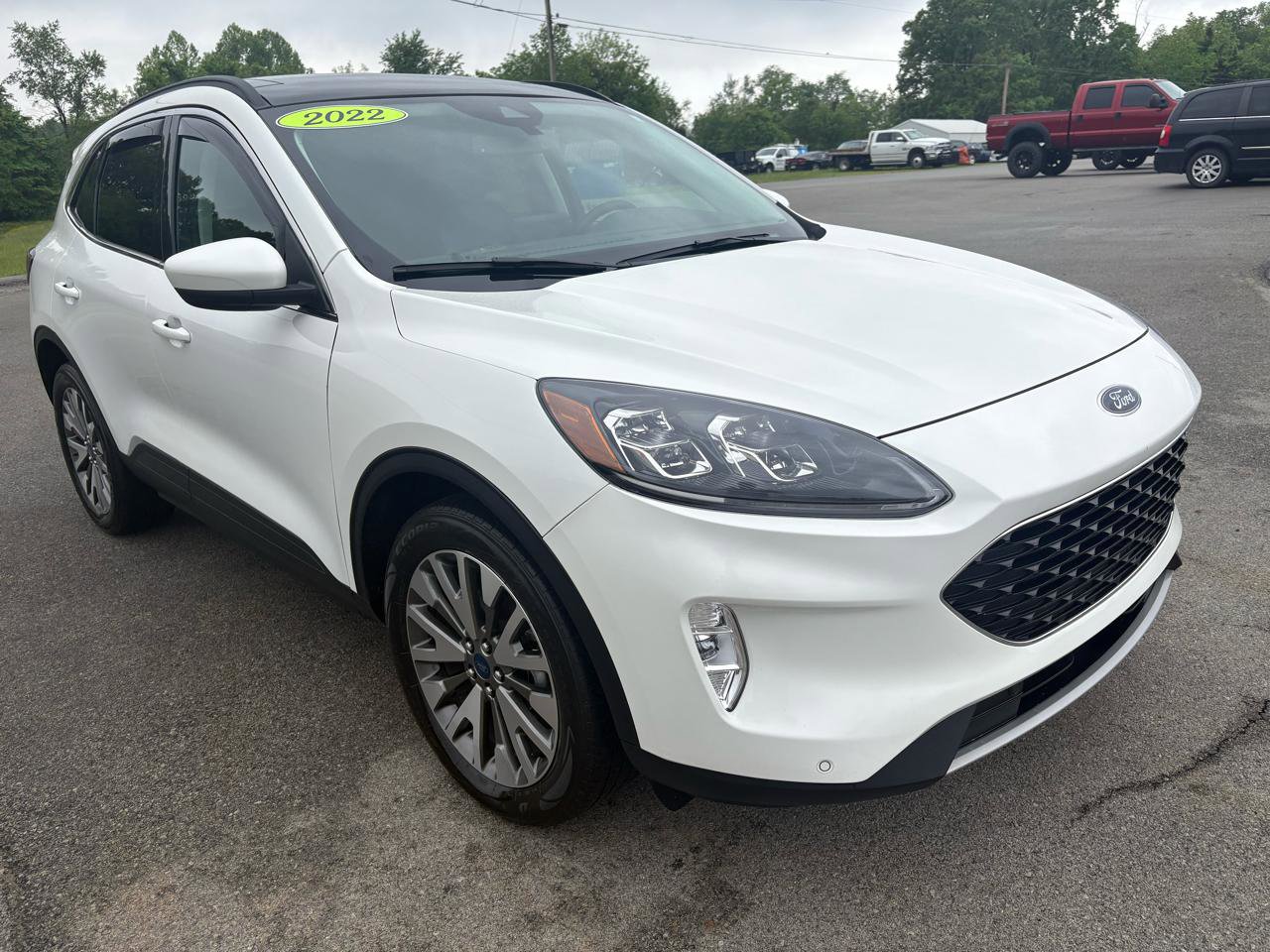 Used 2022 Ford Escape Titanium w/ Class II Trailer Tow Package AWD/4WD image 1