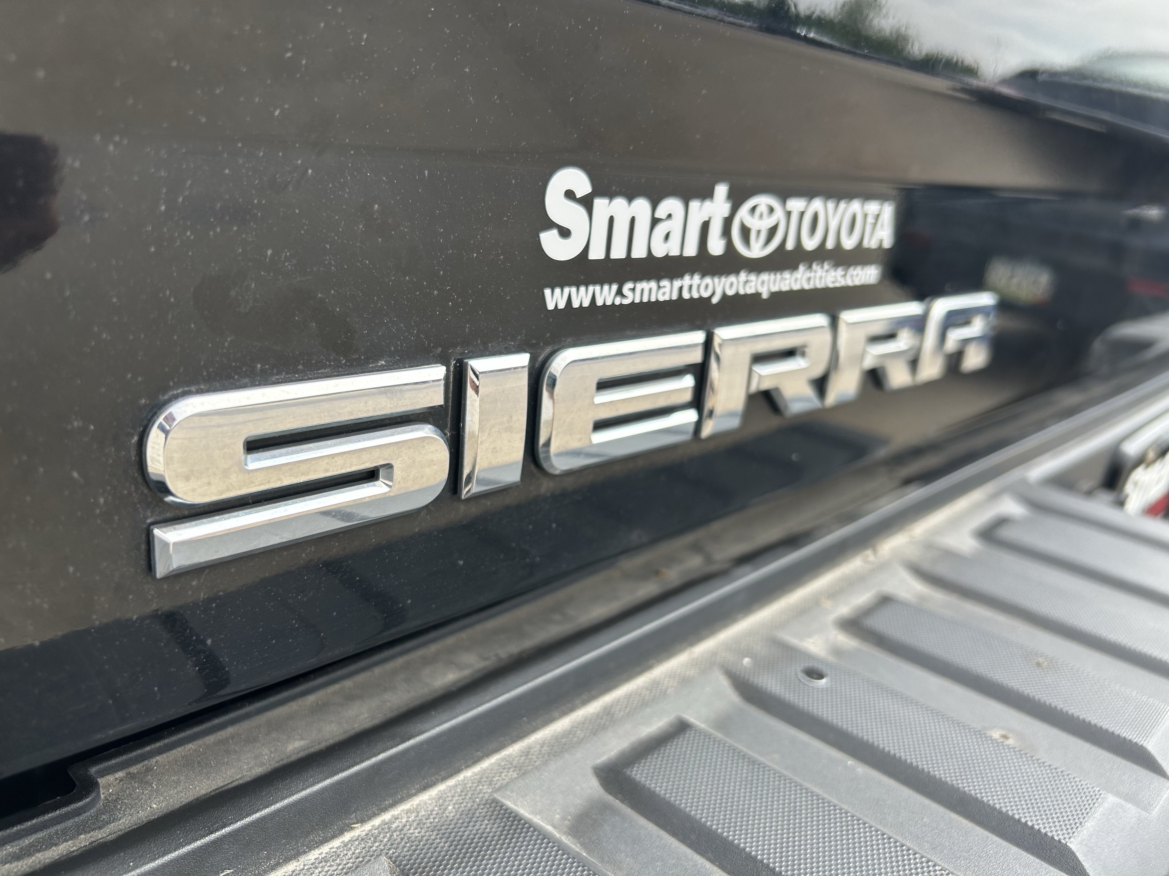 Used 2017 GMC Sierra 1500 Denali w/ Denali Ultimate Package AWD/4WD image 8