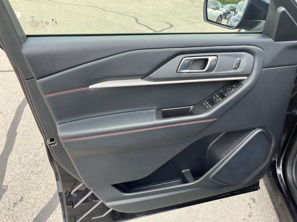 Used 2025 Ford Explorer ST-Line AWD/4WD image 9