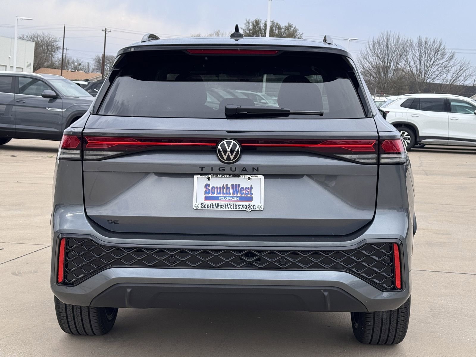 New 2026 Volkswagen Tiguan SE R-Line image 5