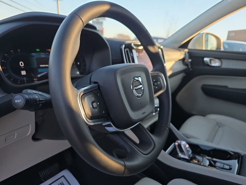 Certified 2023 Volvo XC40 B5 Plus w/ Driver Assist Package image 19