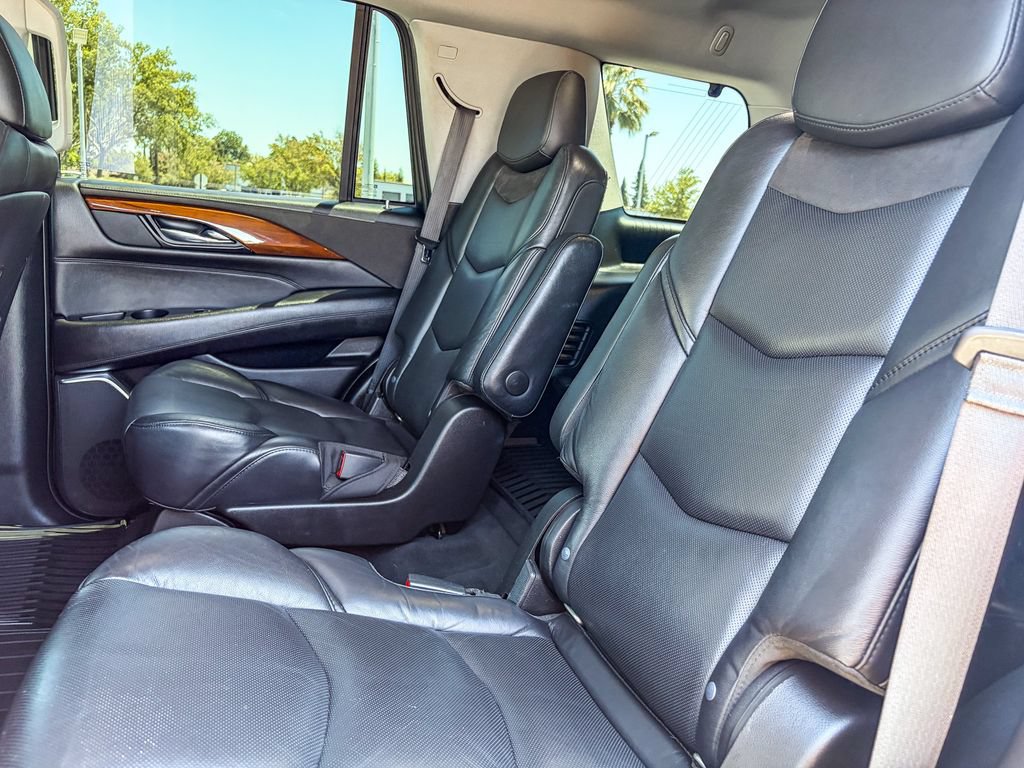 Certified 2020 Cadillac Escalade Luxury AWD/4WD image 34