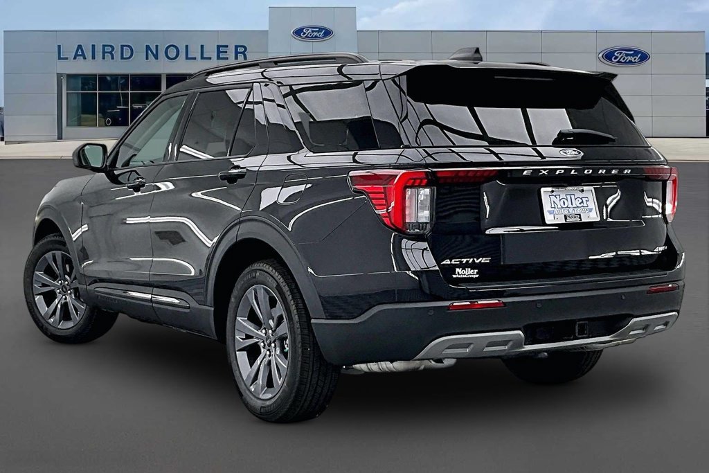 New 2026 Ford Explorer Active w/ Active Comfort Package AWD/4WD image 3