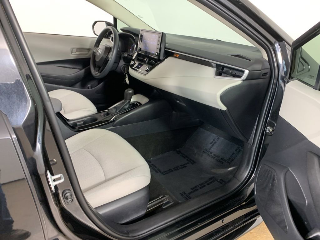Used 2022 Toyota Corolla LE FWD image 35
