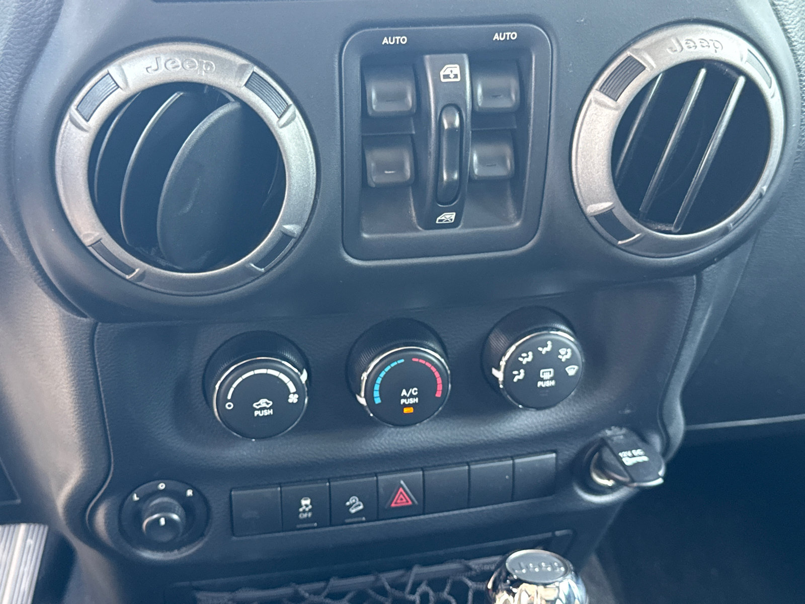 Used 2017 Jeep Wrangler Unlimited Sport w/ Quick Order Package 24S AWD/4WD image 18