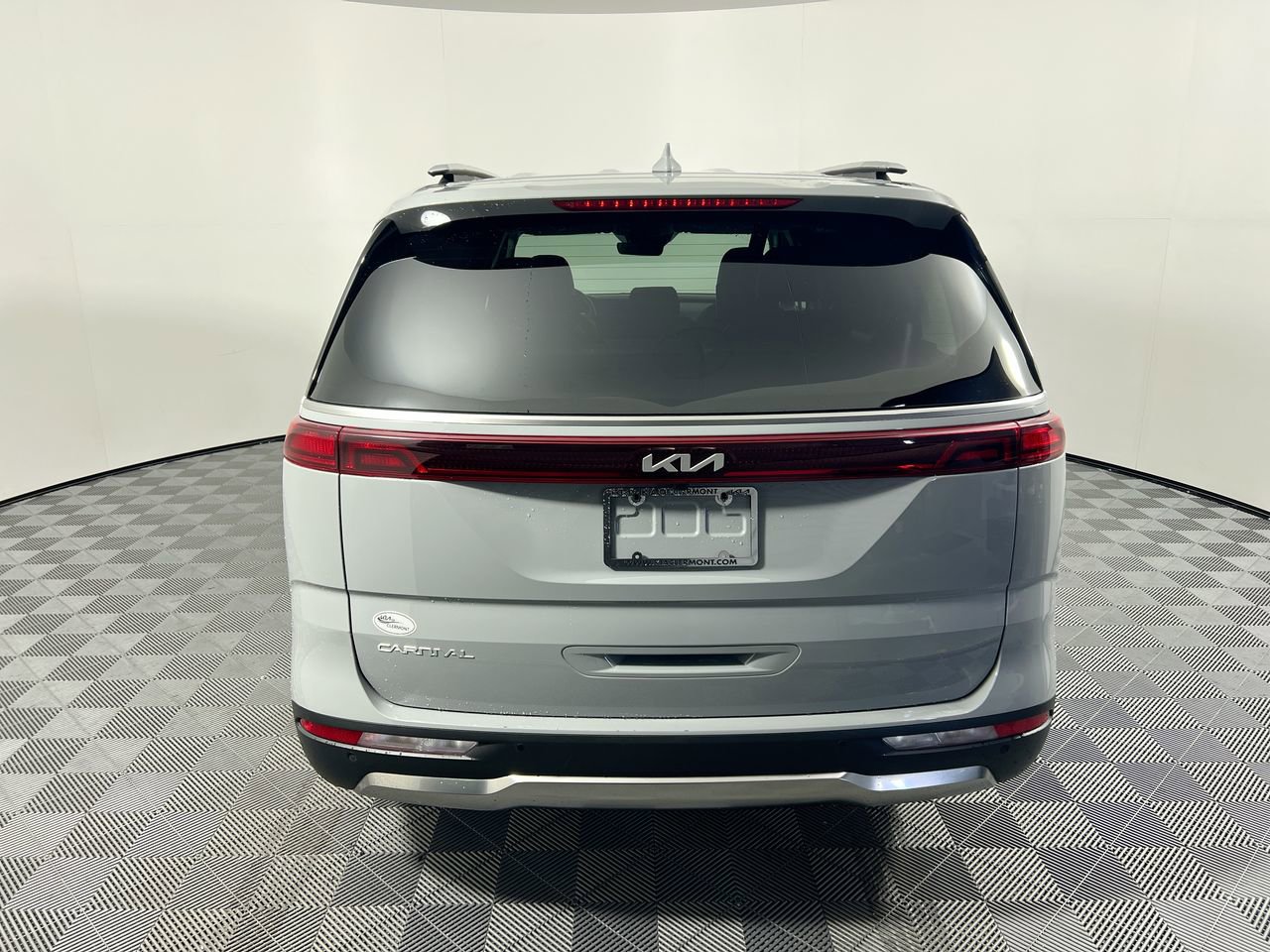 Used 2023 Kia Carnival SX Prestige FWD image 4