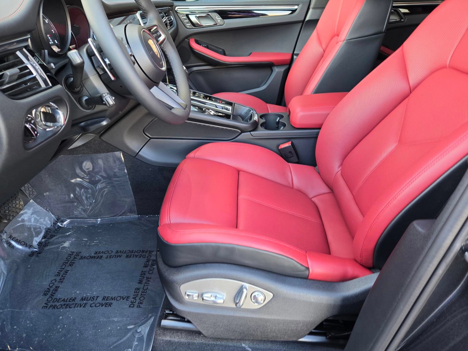 New 2026 Porsche Macan AWD/4WD image 25